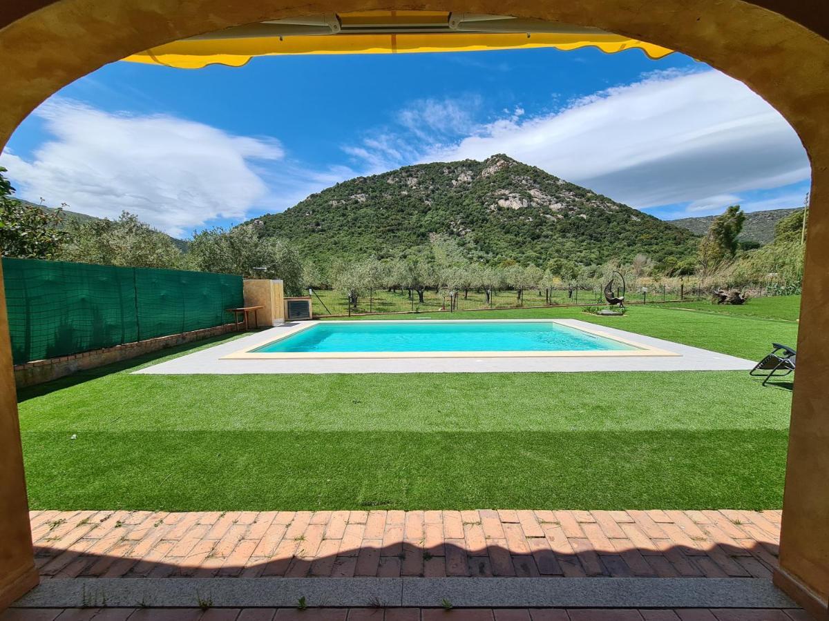 Villa Paola San Teodoro Con Piscina Privata Lu Lioni Ngoại thất bức ảnh