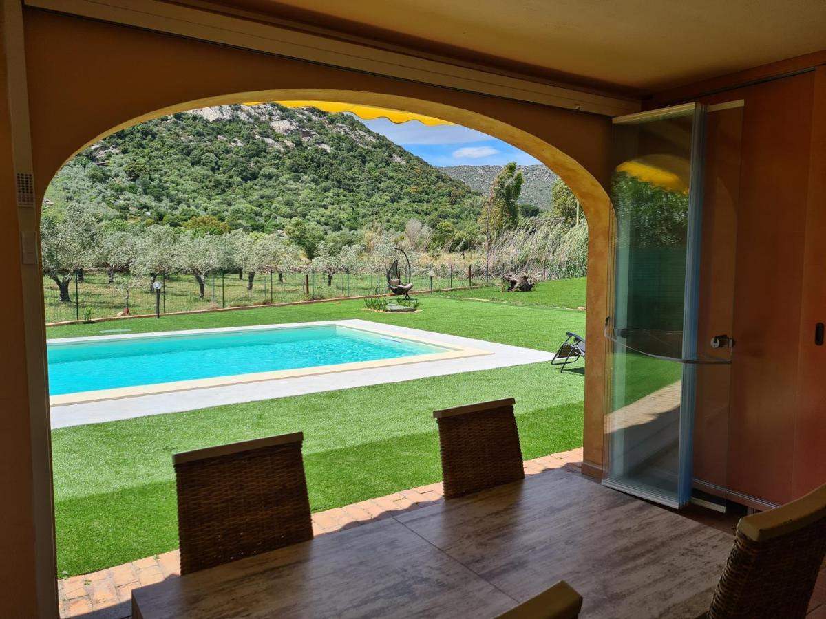 Villa Paola San Teodoro Con Piscina Privata Lu Lioni Ngoại thất bức ảnh