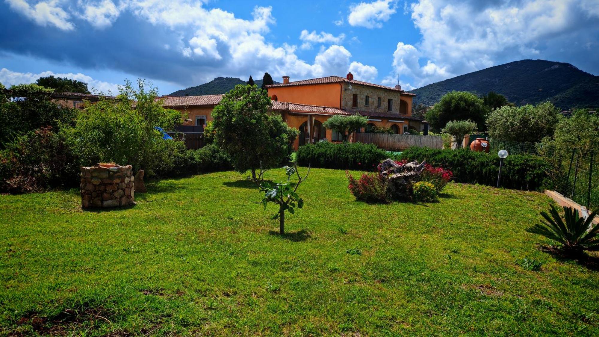 Villa Paola San Teodoro Con Piscina Privata Lu Lioni Ngoại thất bức ảnh